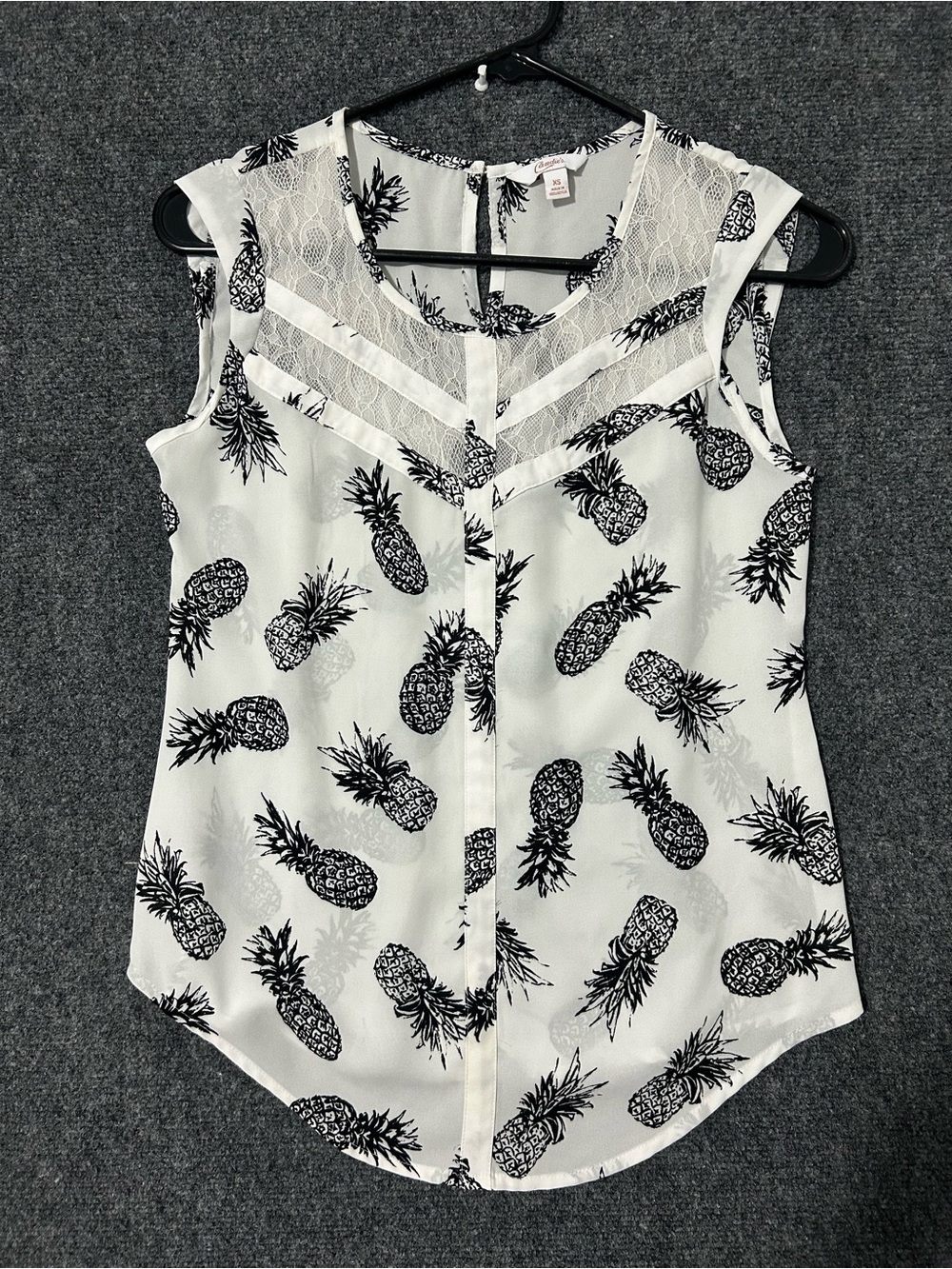 Candie’s Sleeveless Pineapple Print Top - White/Black